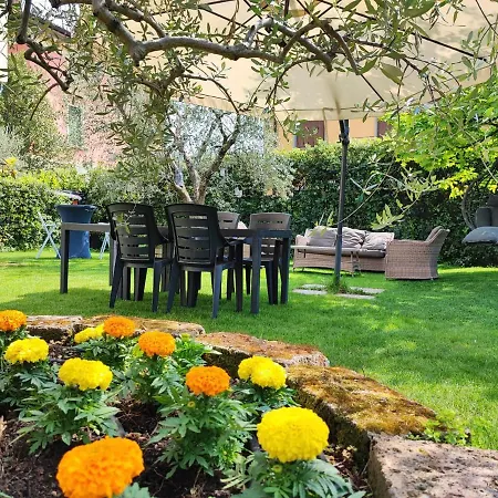 Private Garden Giardino Privato A - House Amorino Daire *