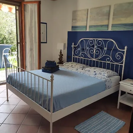 Apartament Private Garden Giardino Privato A - House Amorino